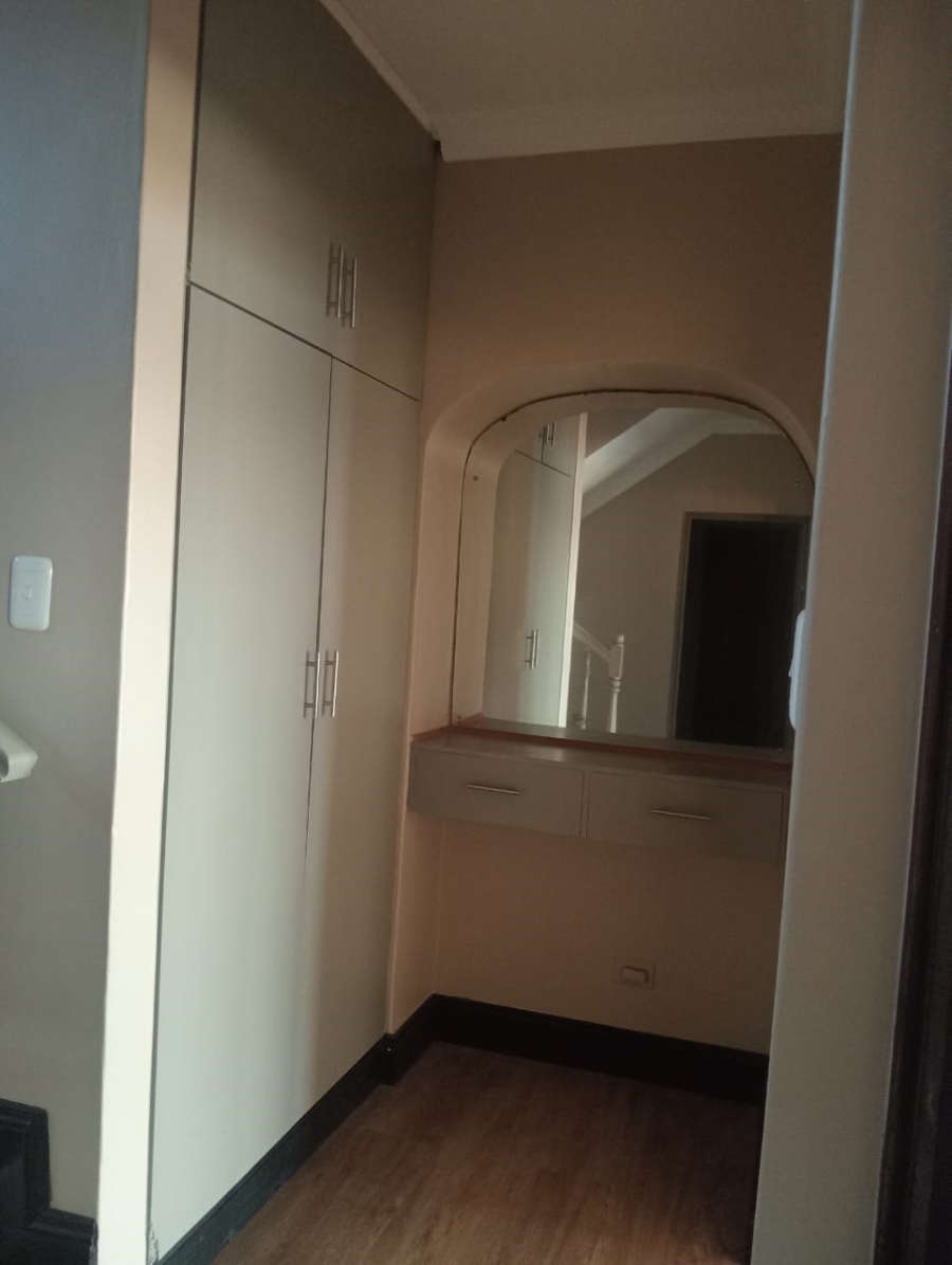 5 Bedroom Property for Sale in Paradise Beach Eastern Cape